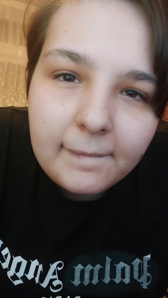 Толстушка молодая