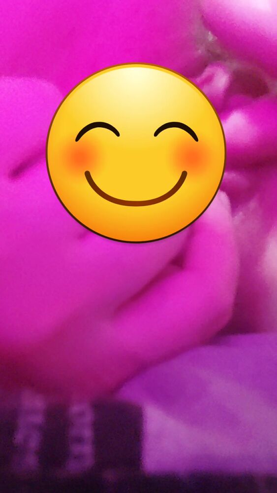 Там я шалю пальчиком...