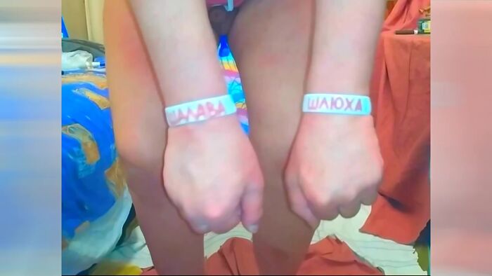 Анальная Давалка Ебёт Себя в Попку..