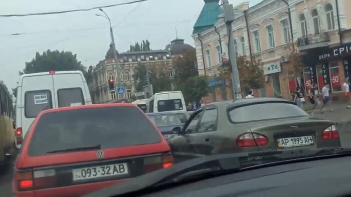 Подрочили вместе и потом сделала Минет в машине