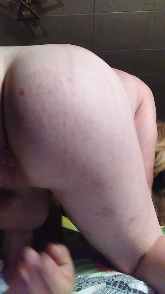 Мокрая дырочка,ждёт активного друга....