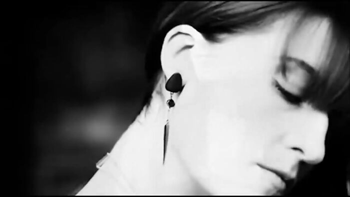 Что-то во мне  кайфует