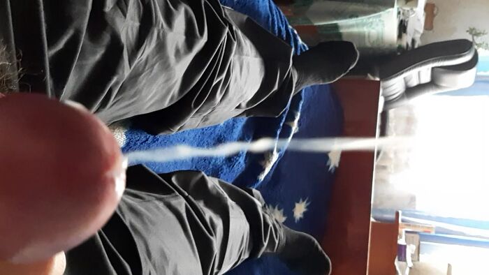 Подрочил и кончил