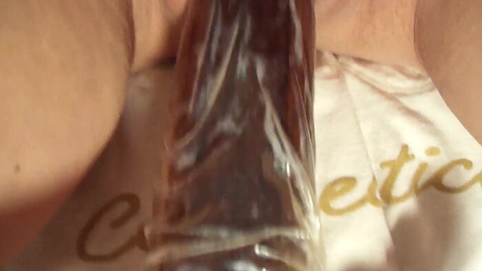 Я люблю засовывать твердые деревянные предметы в свою ки