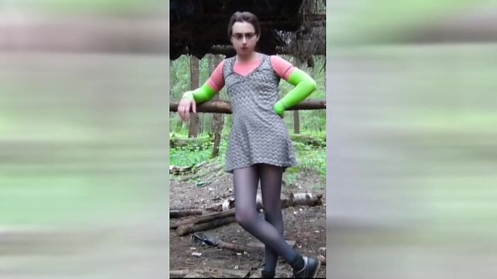 Стою у сторожки..