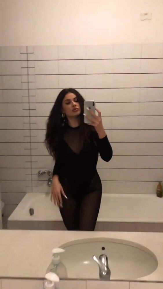 Тебе нравится моё поведение?