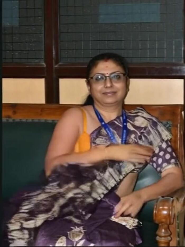 aunty changing clothes