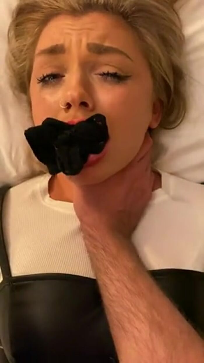 Трахает как хочет