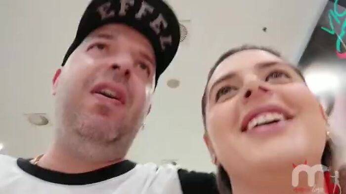 Куни, сосёт клитор подруги