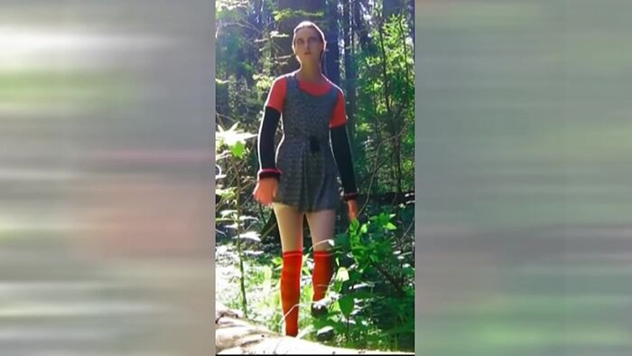 Развратница в лесочке..