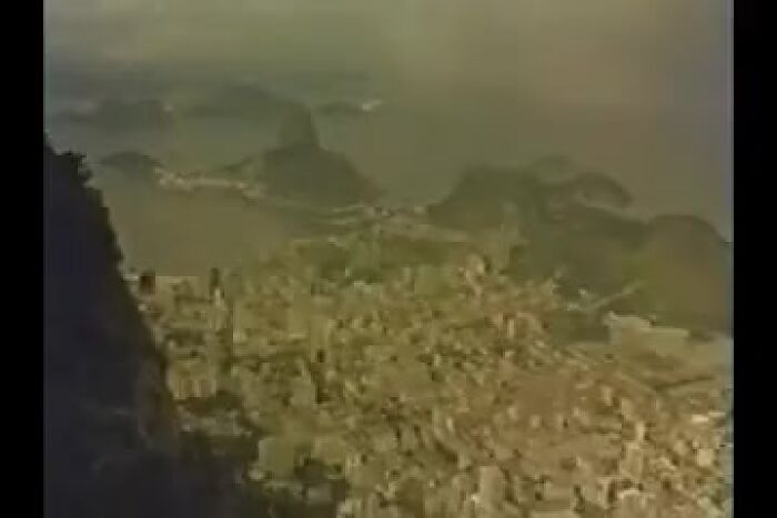 Брюнетка огонь пидора