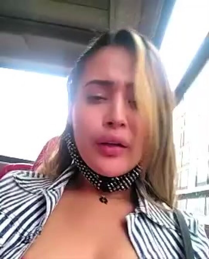 телочка в автобусе