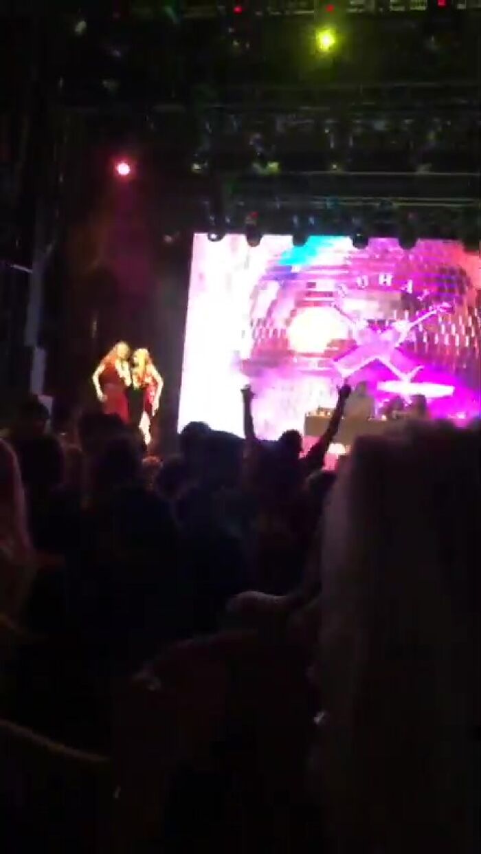 МЫ С ПОДРУГОЙ НА ДИСКОТЕКЕ