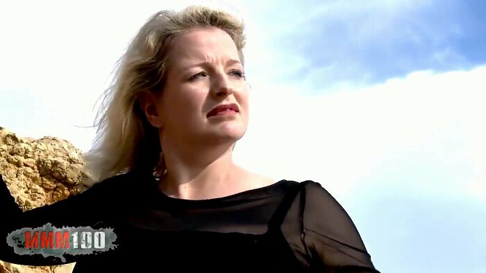 танцы на пляже голой бляди