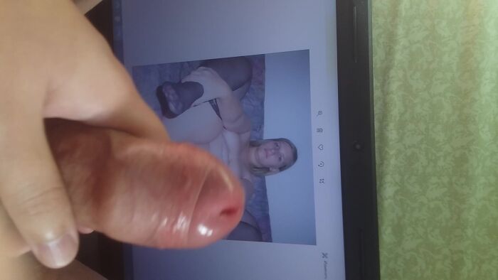 Классно подрочил для одной грудастой)