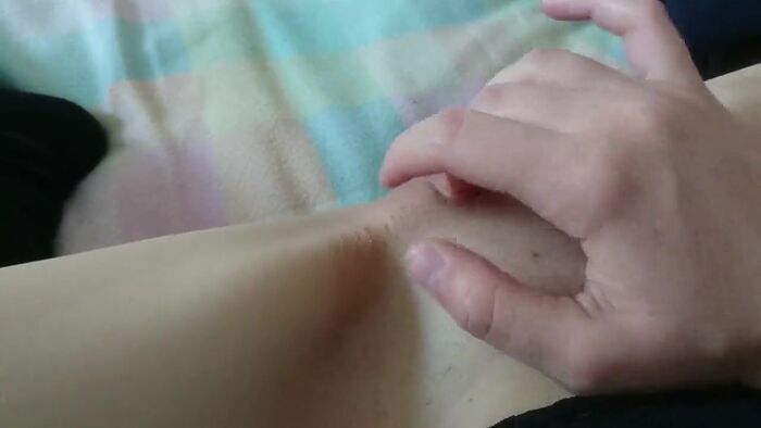 Глажу своей девочке