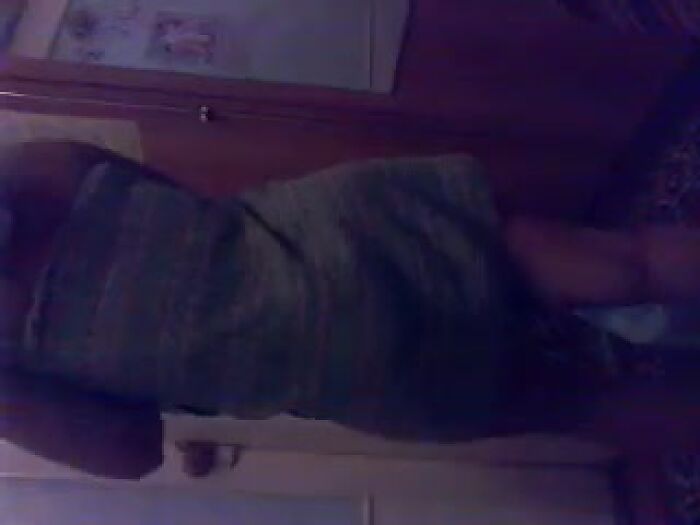 Вид на рабочую попку моей спермоедки дочи