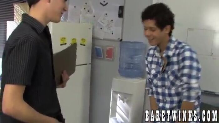 Хочу курьера!)