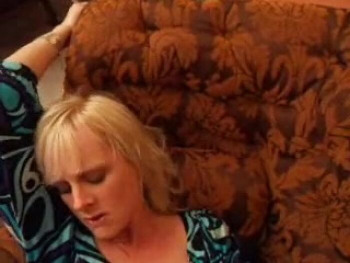 Блондинка из Англии дает в попку