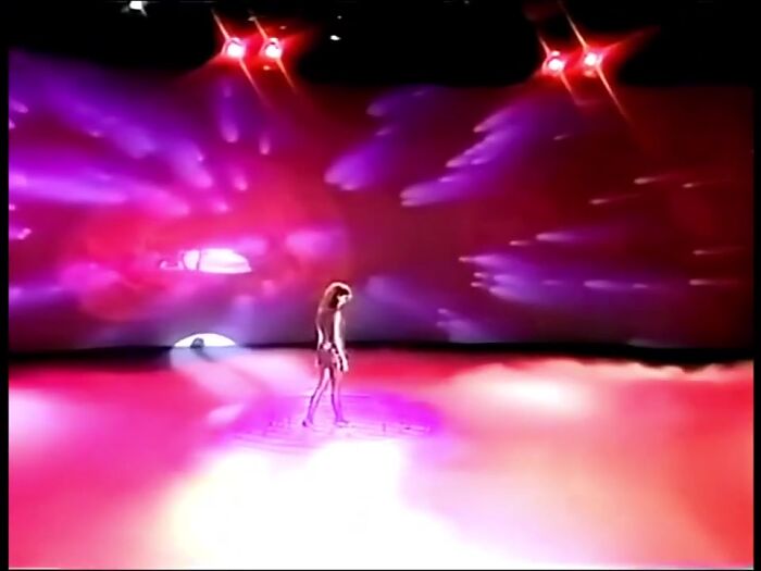 Когда Sandra Cretu зашла не в ту дверь... ))