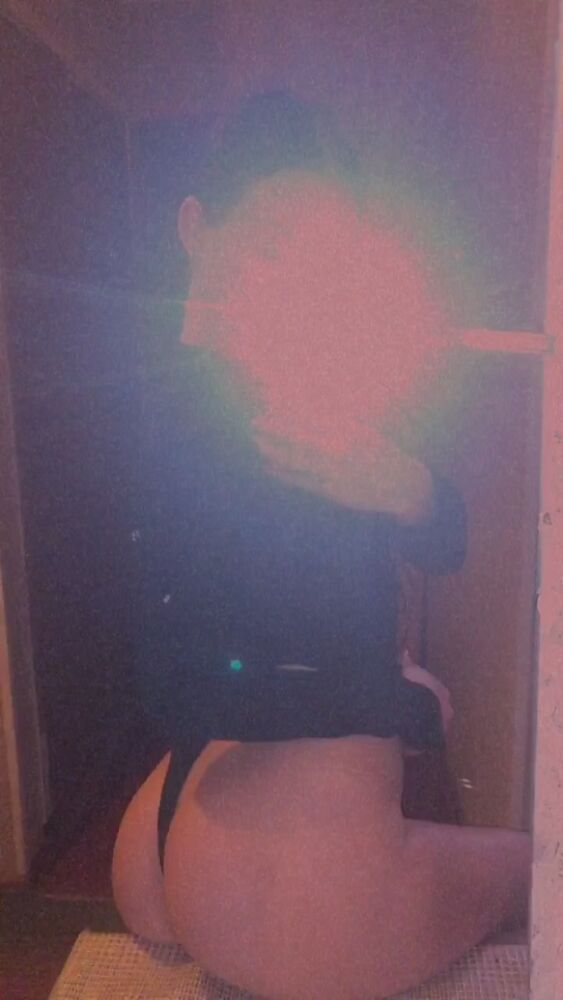 Перед кем снять бодик?