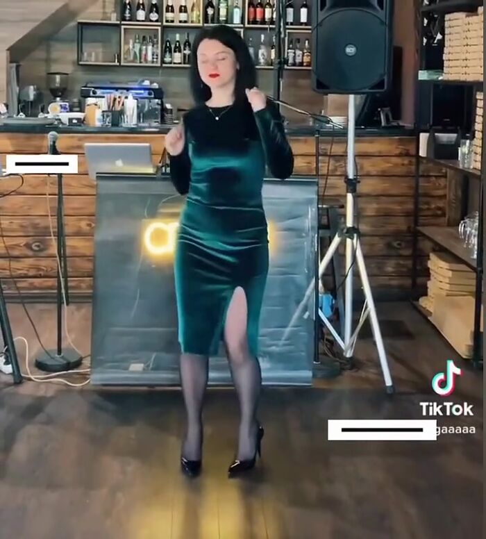 Девку с ТикТока в ебут жопу