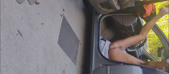 Am I really doing this while cars are driving by lol?!