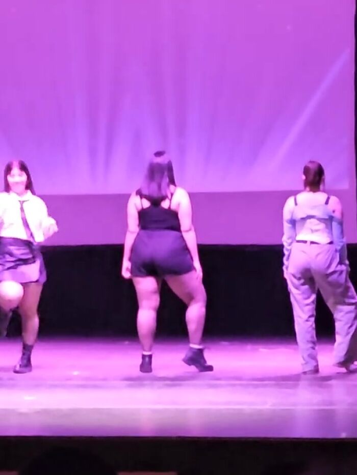 Exposing my Big Butt