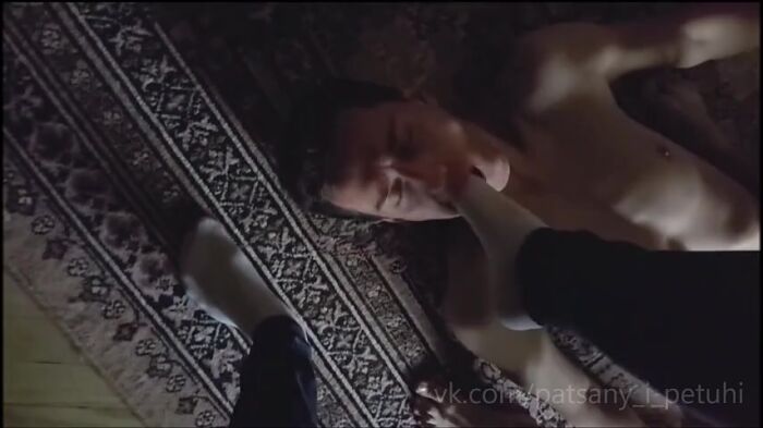 жостко ебут петуха во все щели и дырки