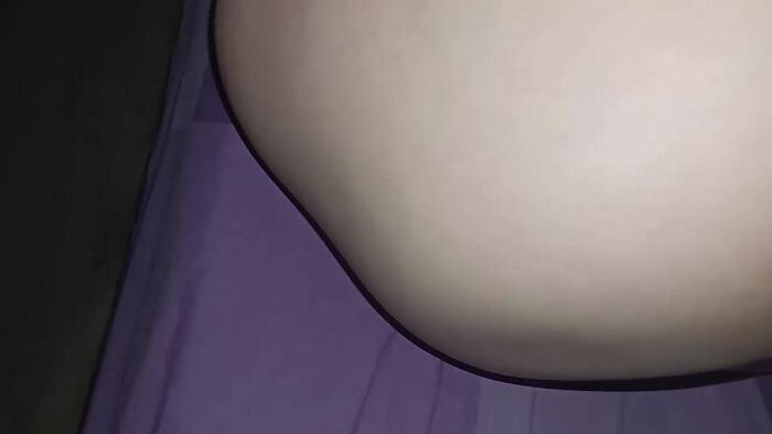 не помню ,ктото трахает в гондоне )))