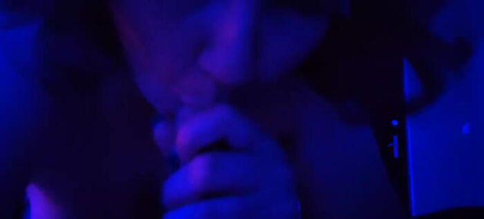 Работает ротиком