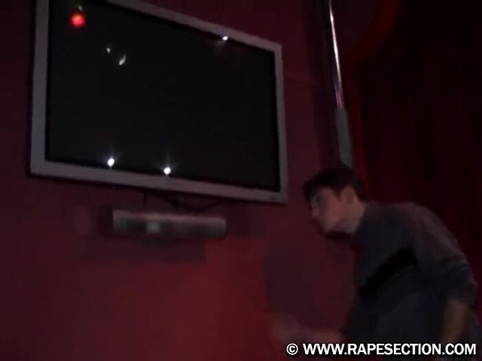 девку отимели в баре