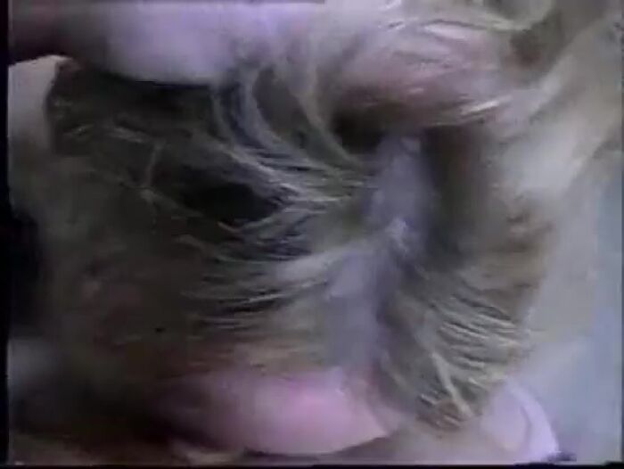 Муж трахает жену в наручниках