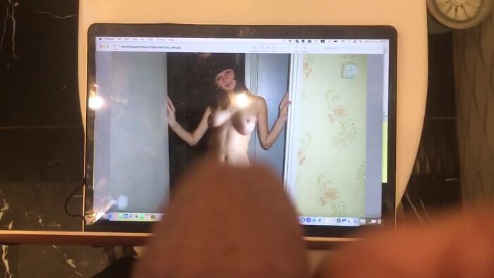 На молоденькую симпатичную