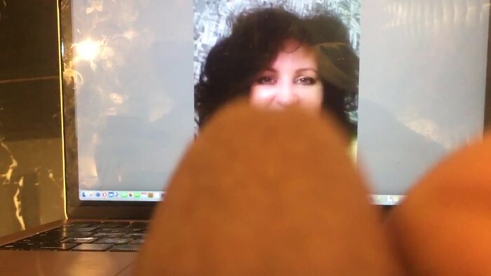 На хорошенькую улыбку