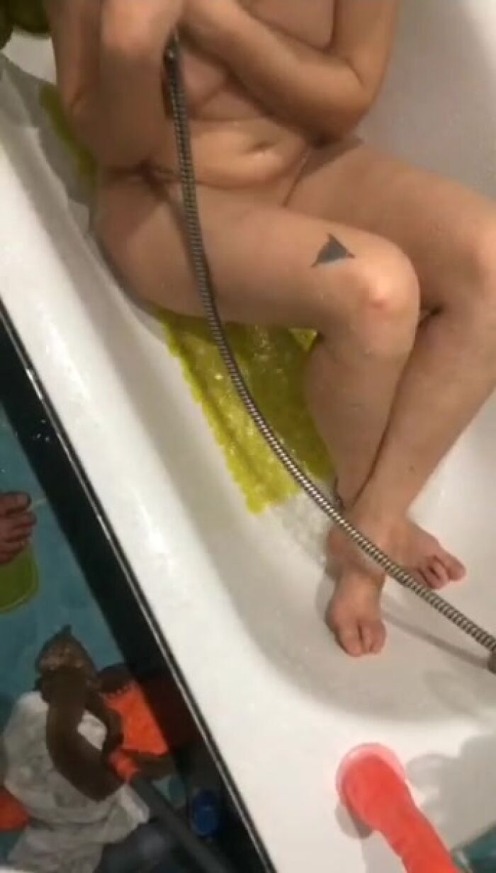 Играюсь в ванной