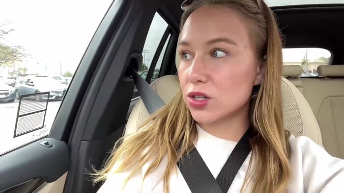 Мокрая развратница кончает со сквиртом от удовольствия (