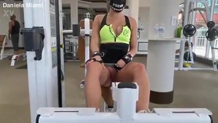 в спорт зале