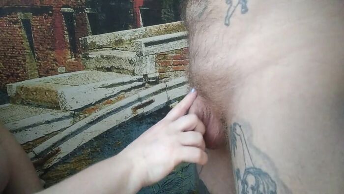 Толстая сделала миньета любовнику