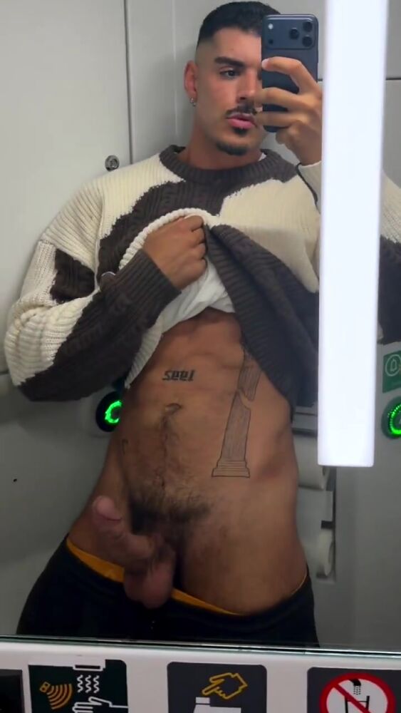 Крсавчиу с сочним членом