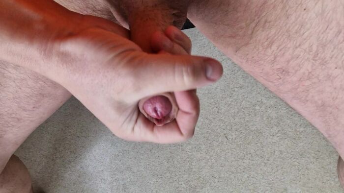 Дергаю письку на работе