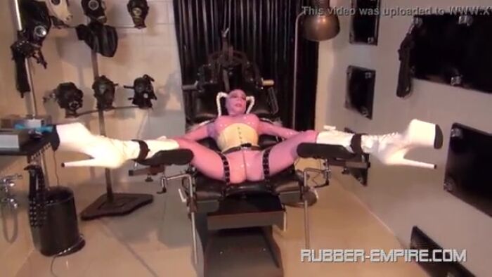 Бдсмчик на гинекологическом кресле