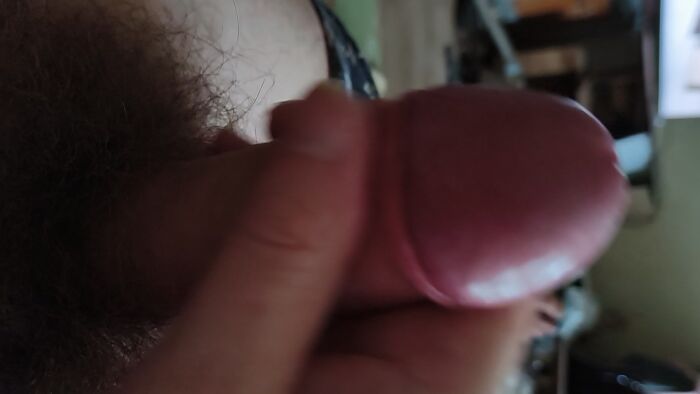 Коньчаю пока жена в отпуске.