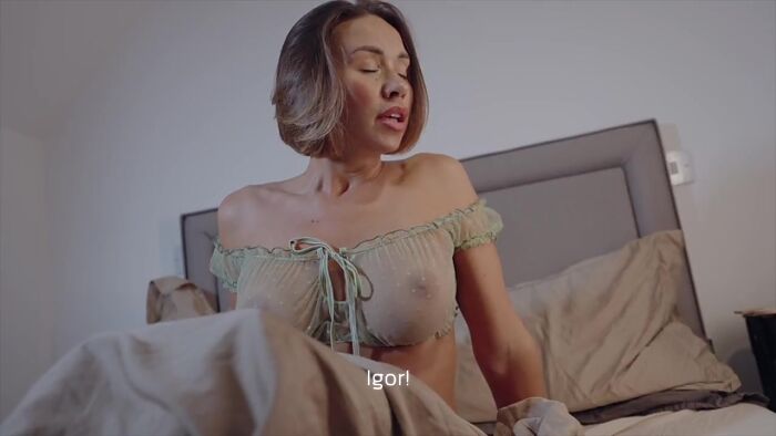 молодой парень трахнул взрослую