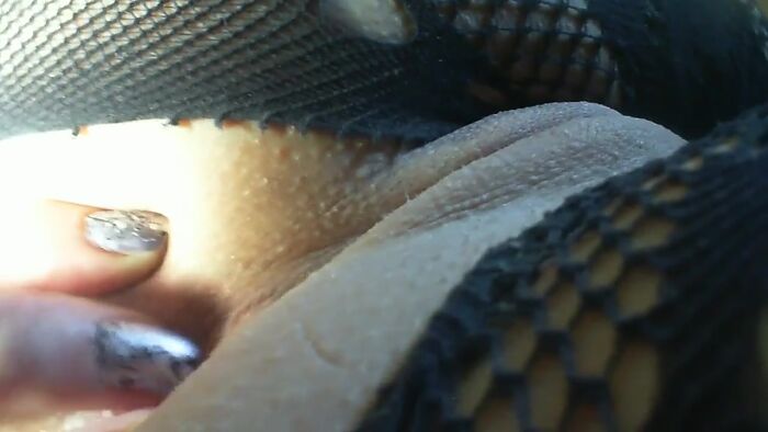 Два пальчика вместо мальчика