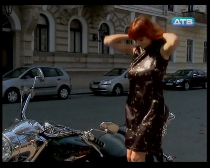 54. ПОМОГИТЕ ЗАЛЕСТЬ НА МОТОЦИКЛ