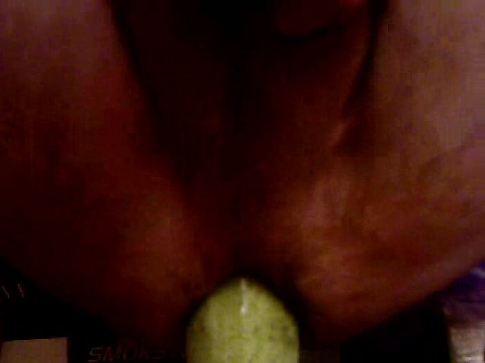 растягиваю анус