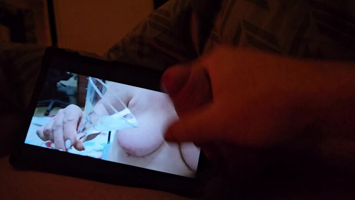 Наполняя бокал