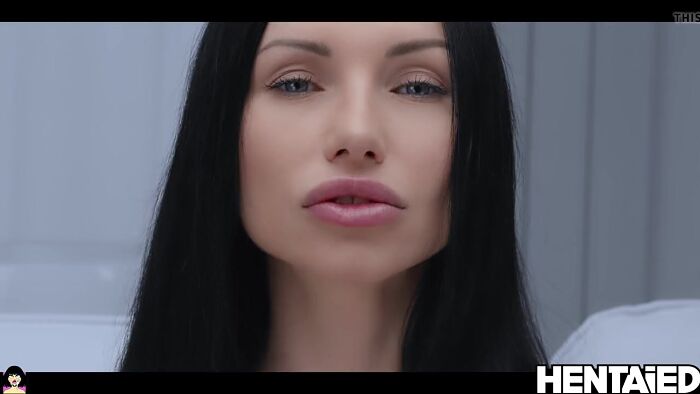 Сучка брюнетка