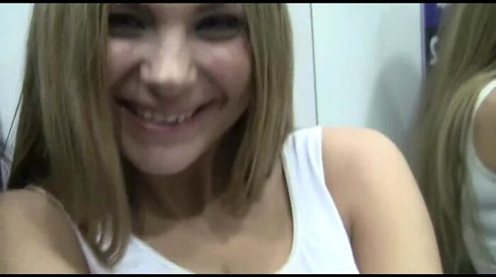 Хорошая девушка!!!